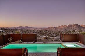 Desert Stone by Avantstay Contemporary Desert Oasis With Pool & Hot Tu
