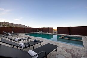 Desert Stone by Avantstay Contemporary Desert Oasis With Pool & Hot Tu