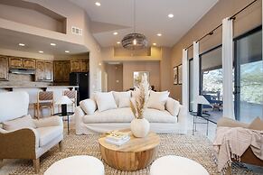 Desert Stone by Avantstay Contemporary Desert Oasis With Pool & Hot Tu