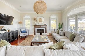 Haven by Avantstay Luxury Beachfront Home w/ Pool & Gorgeous Patios