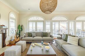 Haven by Avantstay Luxury Beachfront Home w/ Pool & Gorgeous Patios