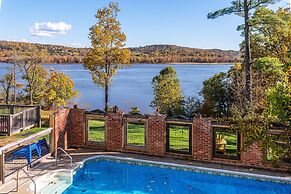 Shakespeare on the Hudson by Avantstay Two Home Buyout on the Hudson R