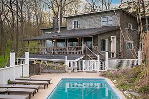 Shakespeare on the Hudson by Avantstay Two Home Buyout on the Hudson R