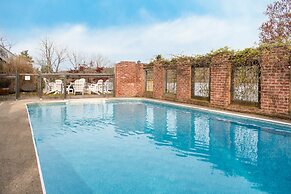 Shakespeare on the Hudson by Avantstay Two Home Buyout on the Hudson R