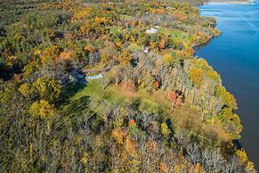 Shakespeare on the Hudson by Avantstay Two Home Buyout on the Hudson R