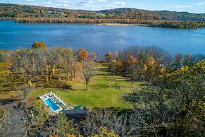 Shakespeare on the Hudson by Avantstay Two Home Buyout on the Hudson R