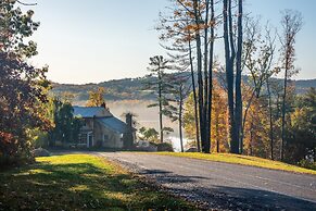 Shakespeare on the Hudson by Avantstay Two Home Buyout on the Hudson R