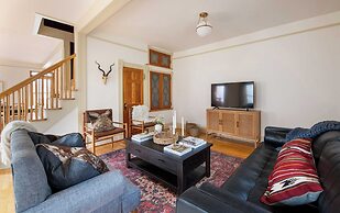 Condor by Avantstay Gorgeous Mountain Home w/ Hot Tub & Sauna