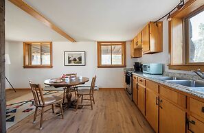 Condor by Avantstay Gorgeous Mountain Home w/ Hot Tub & Sauna