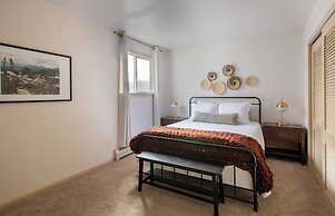 Condor by Avantstay Gorgeous Mountain Home w/ Hot Tub & Sauna