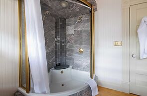 Condor by Avantstay Gorgeous Mountain Home w/ Hot Tub & Sauna