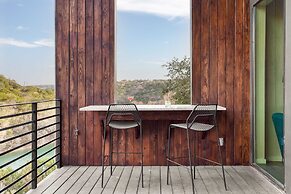 Barton by Avantstay Lake Views w/ Hot Tub, Pool & Ping Pong!