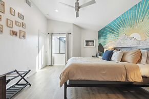 Barton by Avantstay Lake Views w/ Hot Tub, Pool & Ping Pong!