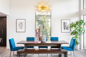 Barton by Avantstay Lake Views w/ Hot Tub, Pool & Ping Pong!