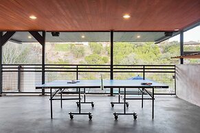 Barton by Avantstay Lake Views w/ Hot Tub, Pool & Ping Pong!