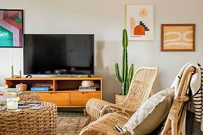 Daisy by Avantstay Modern Home w/ Spacious Backyard, Pool & Table Tenn