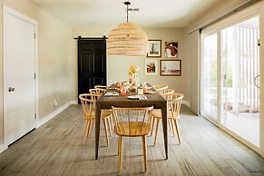 Daisy by Avantstay Modern Home w/ Spacious Backyard, Pool & Table Tenn