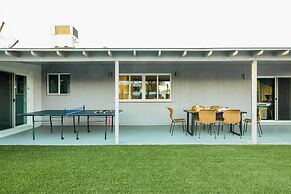 Daisy by Avantstay Modern Home w/ Spacious Backyard, Pool & Table Tenn