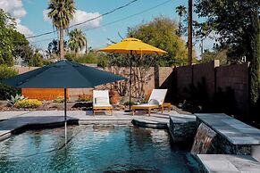 Daisy by Avantstay Modern Home w/ Spacious Backyard, Pool & Table Tenn