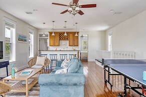 Bellview by Avantstay Gorgeous Home w/ Multiple Balconies & Living Are
