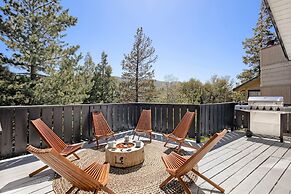 The Matterhorn Manor by Avantstay Harry Potter Inspired A-frame Home w