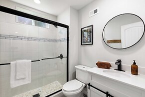 The Matterhorn Manor by Avantstay Harry Potter Inspired A-frame Home w