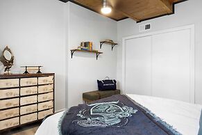 The Matterhorn Manor by Avantstay Harry Potter Inspired A-frame Home w