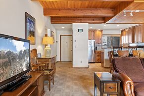 Riverside Condos A103 by Avantstay Condo Close To Downtown, Town Park 