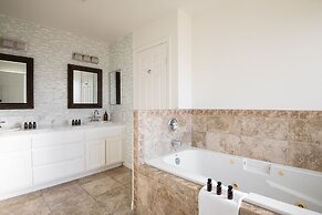 Fauna by Avantstay Desert Oasis With Hot Tub & Incredible Views!