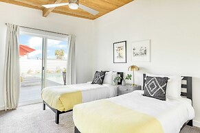 Lloyd by Avantstay Palm Spring Paradise w/ Pool, Large Yard & Table Te