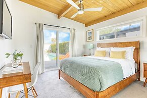 Lloyd by Avantstay Palm Spring Paradise w/ Pool, Large Yard & Table Te