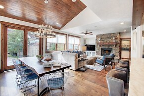 Main Street Escape by Avantstay Stunning Home Right off Main Street w/