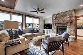 Main Street Escape by Avantstay Stunning Home Right off Main Street w/