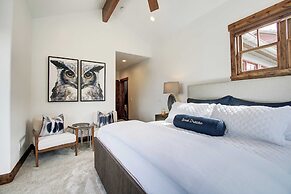 Main Street Escape by Avantstay Stunning Home Right off Main Street w/