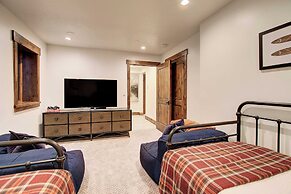 Main Street Escape by Avantstay Stunning Home Right off Main Street w/