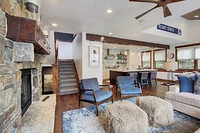 Main Street Escape by Avantstay Stunning Home Right off Main Street w/