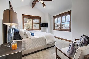 Main Street Escape by Avantstay Stunning Home Right off Main Street w/