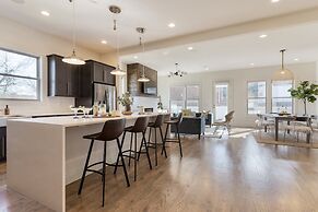 Springsteen by Avantstay Stylish Townhouse in Nashville!