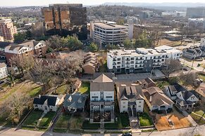 Springsteen by Avantstay Stylish Townhouse in Nashville!
