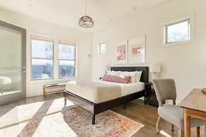Springsteen by Avantstay Stylish Townhouse in Nashville!