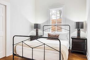 Ramsey by Avantstay Modern Character Home in Austin w/ Pool!