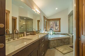 Sawtooth by Avantstay Spacious Pine Tree Cabin w/ Hot Tub