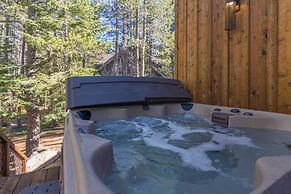 Sawtooth by Avantstay Spacious Pine Tree Cabin w/ Hot Tub