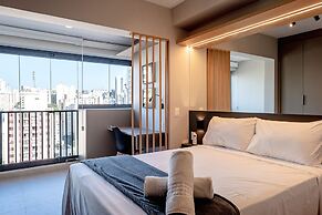 Studio com piscina aq. na Bela Vista