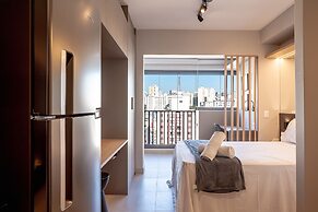 Studio com piscina aq. na Bela Vista