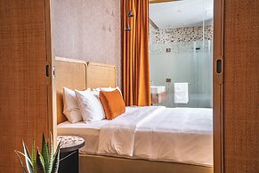 The House Hotel Al Khiran