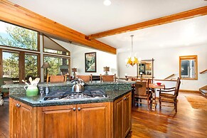 Nordic Retreat 5 Bedrooms PAC-2410 by KBM