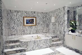 The Plaza Doha, LXR Hotels & Resorts