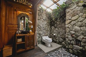 Airsania Ubud Antique Villas