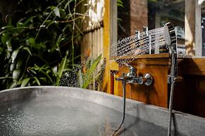 Airsania Ubud Antique Villas